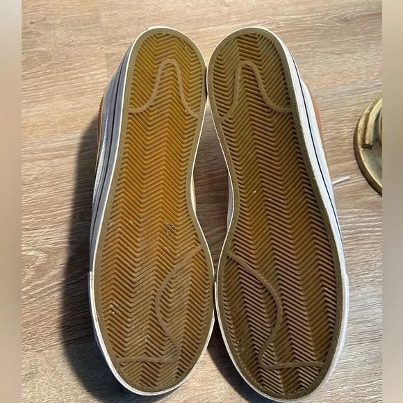 Nike Tennis Shoes Size 9.5 - Picture 6 of 6